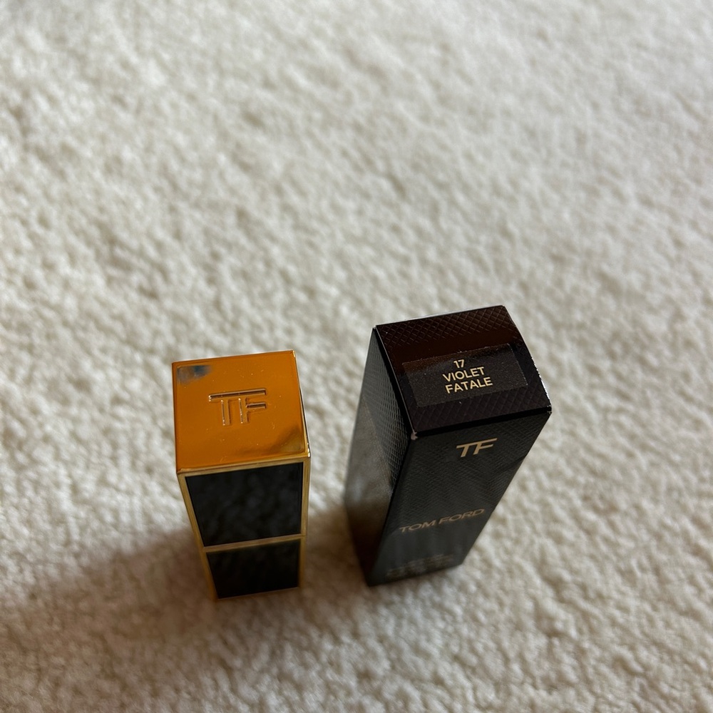 FINAL SALE Tom Ford Lipstick Violet Fatale - Deep Violet - Picture 5 of 6